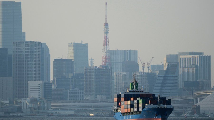 How a Trump tariff win can become a victory for climate change 