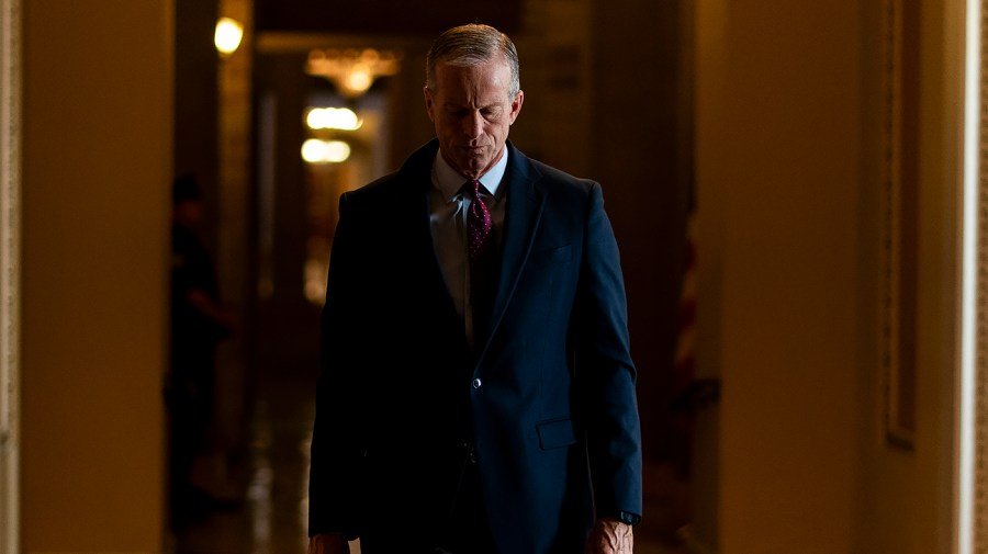 Live updates: Senators work through weekend on shutdown deal; Trump to attend Commanders game