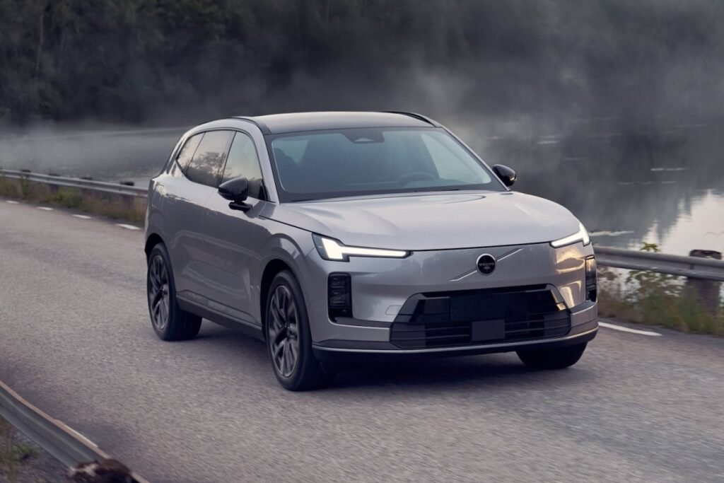 The Returning Volvo XC70 Looks Ready for Global Primetime