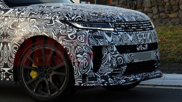 Is This the New Range Rover Sport SVR? Aggressive Prototype Caught Testing at the Nürburgring