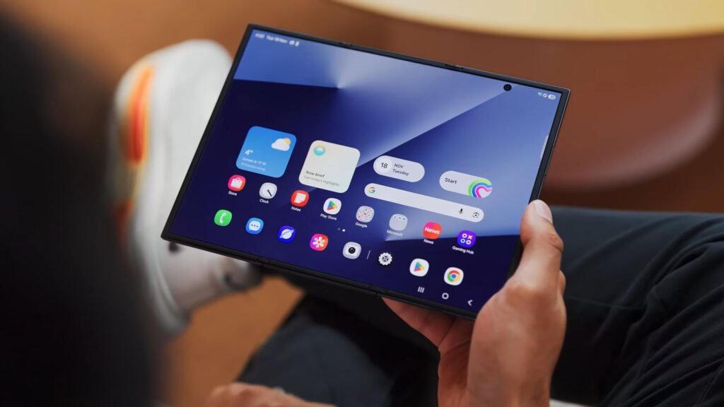 This Galaxy Z TriFold Video Shows Off All the Folding Magic