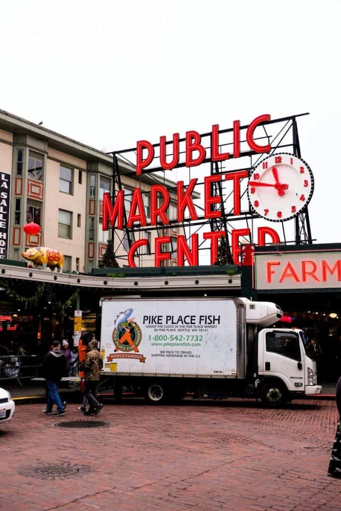 Beyond the Tourist Spots: A Foodies Tour of Pike Place Market and the Best Seattle Food Stalls