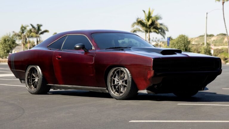 This 1,000-HP Dodge Charger Restomod Hides A Carbon Weave Used For Hypercars