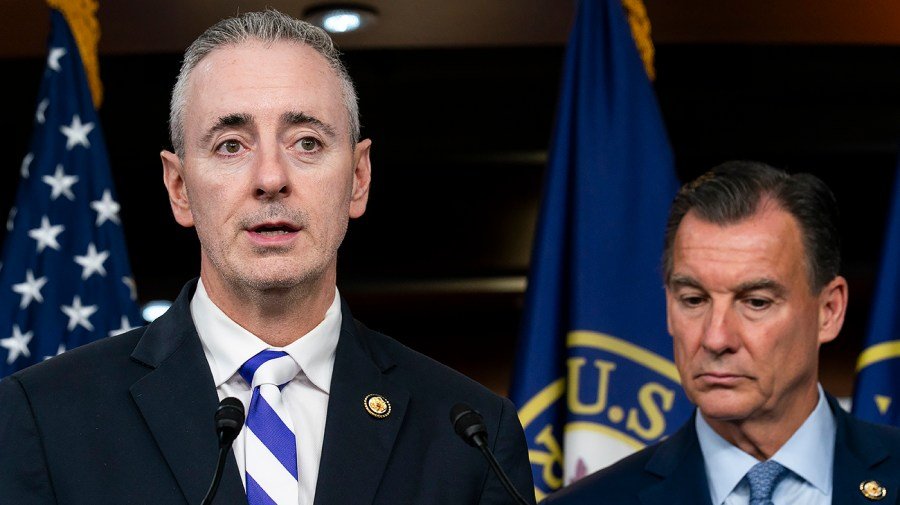 Republicans launch long-shot revolt against leaders on ObamaCare