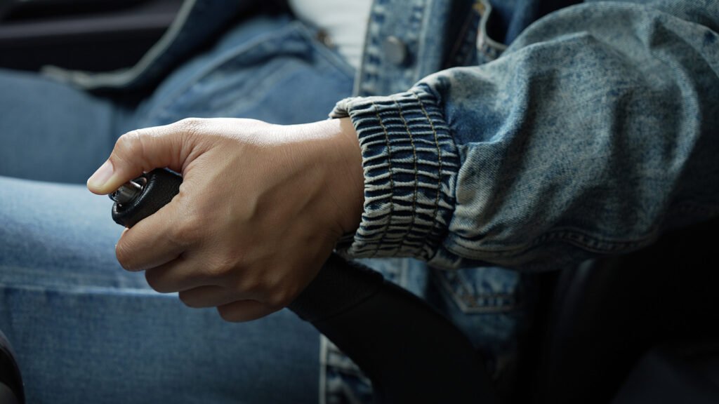 This Is What Happens If You Drive With The Parking Brake On