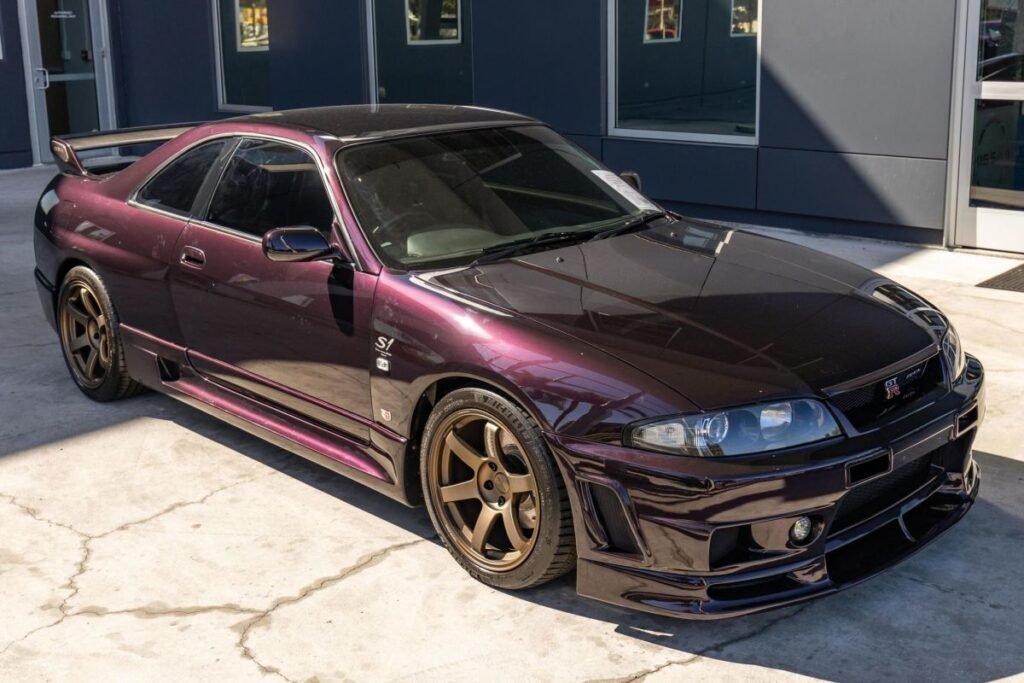Dear Santa: We Want This Midnight Purple Nissan Skyline GT-R Nismo for Christmas