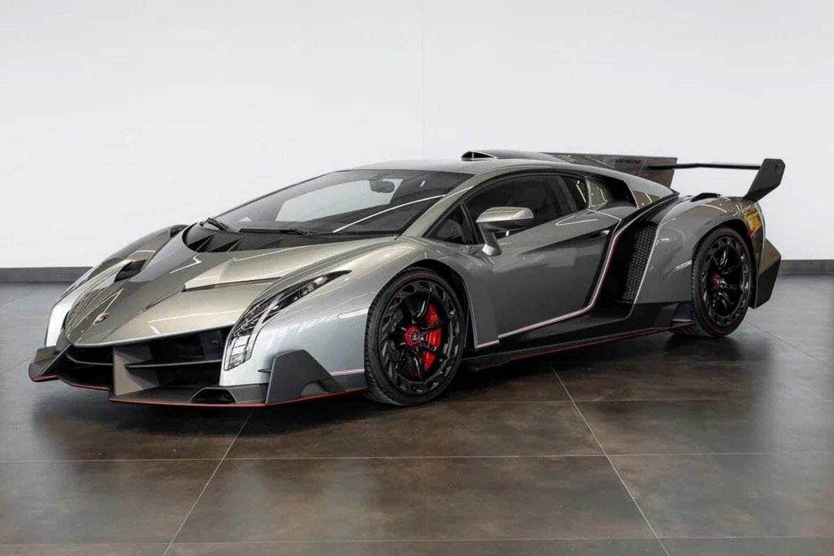 One of Three Lamborghini Venenos Just Hit the Open Market