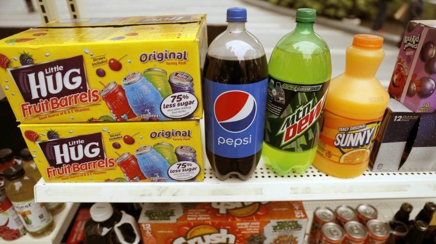WHO calls for higher taxes on alcohol, sugary drinks