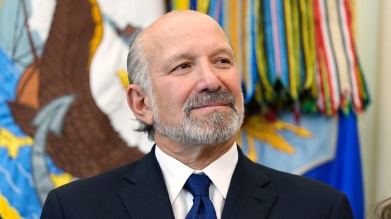 Al Gore booed Howard Lutnick during Davos speech