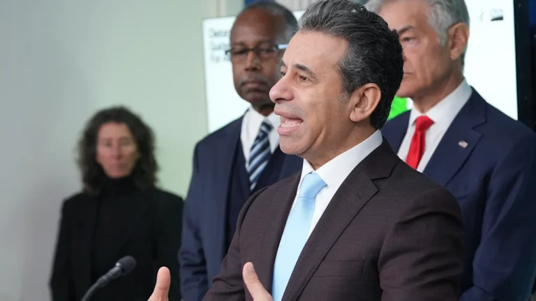 FDA commissioner’s drug review plan sparks alarm across the agency