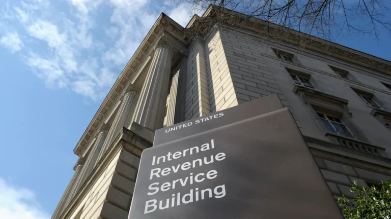 Taxpayers may face issues this 2026 tax season after IRS layoffs and new laws, a watchdog warns