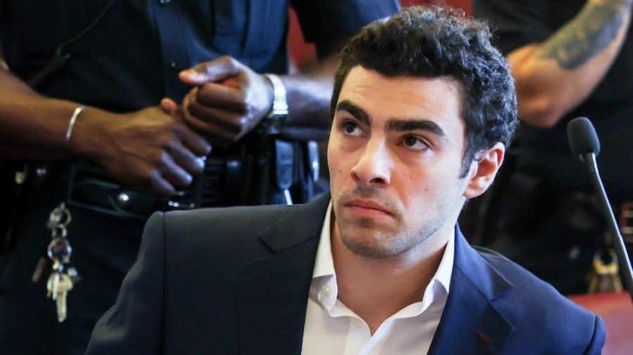 Federal judge blocks death penalty for Luigi Mangione 