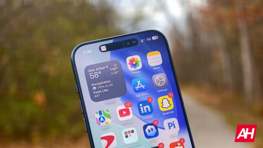 iPhone 18 Pro's Dynamic Island Isn't Going—or Moving—Anywhere, Leak Confirms