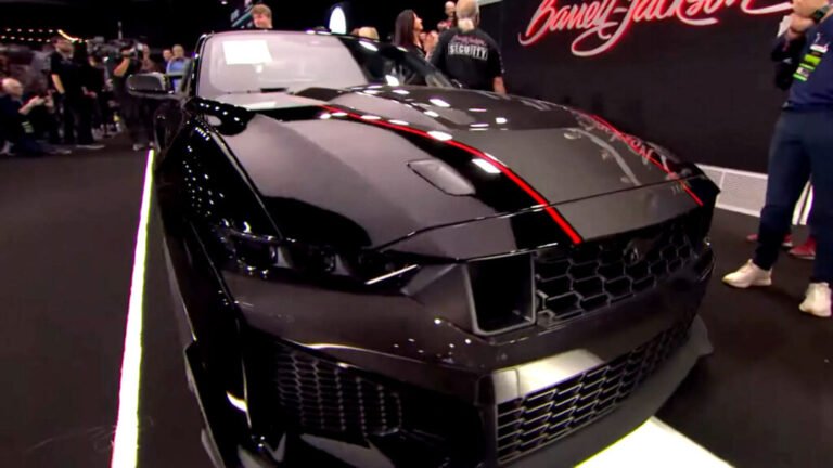 Ford Confirms Mustang Dark Horse SC Makes “Well Over 700 HP”