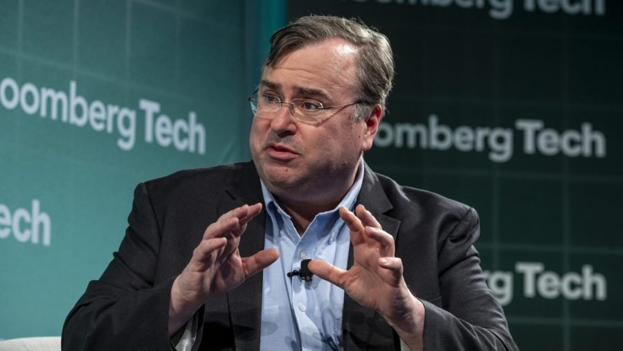 Reid Hoffman urges Silicon Valley to speak out against Trump
