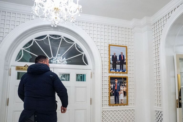 Picture of Putin hangs in renovated room of White House