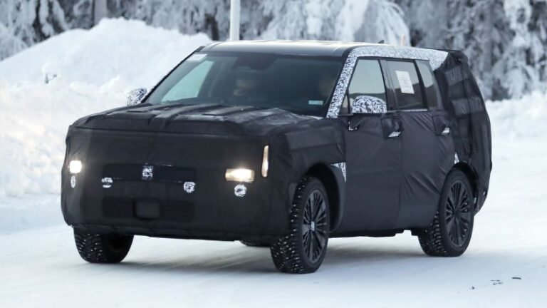 Hyundai Santa Fe SUV brought back boxy, now it's getting a new look