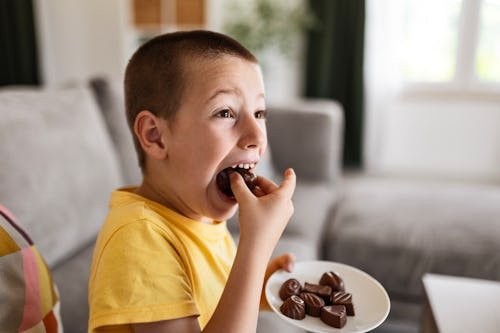 Daughters' Reaction To Brother Eating All Their Snacks Goes Viral