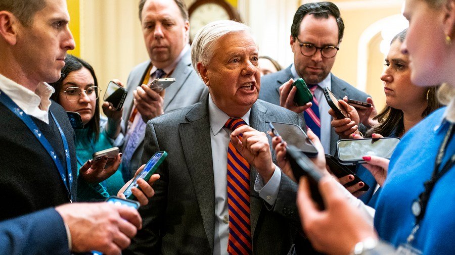 Senate to try again on shutdown deal