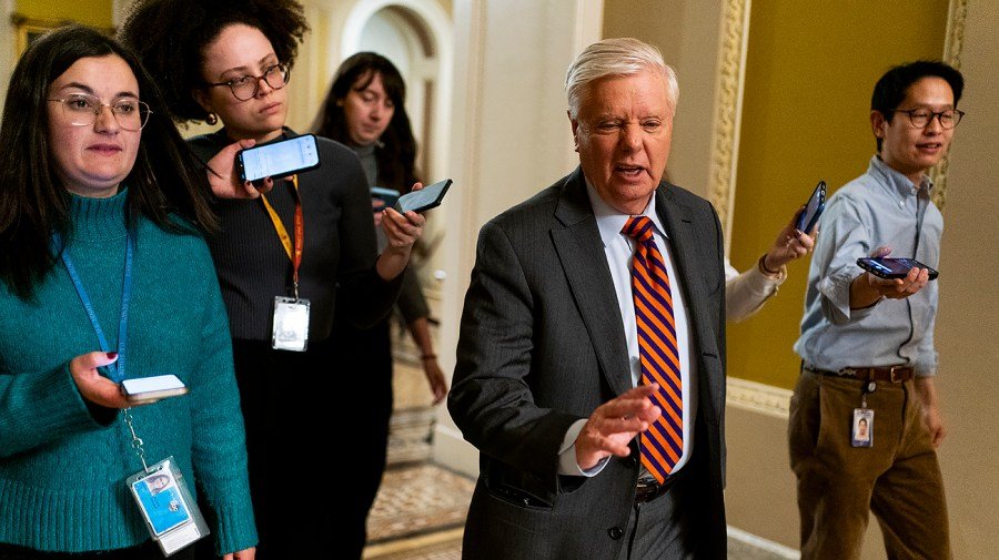 Senate shutdown deal stalls over Graham objection