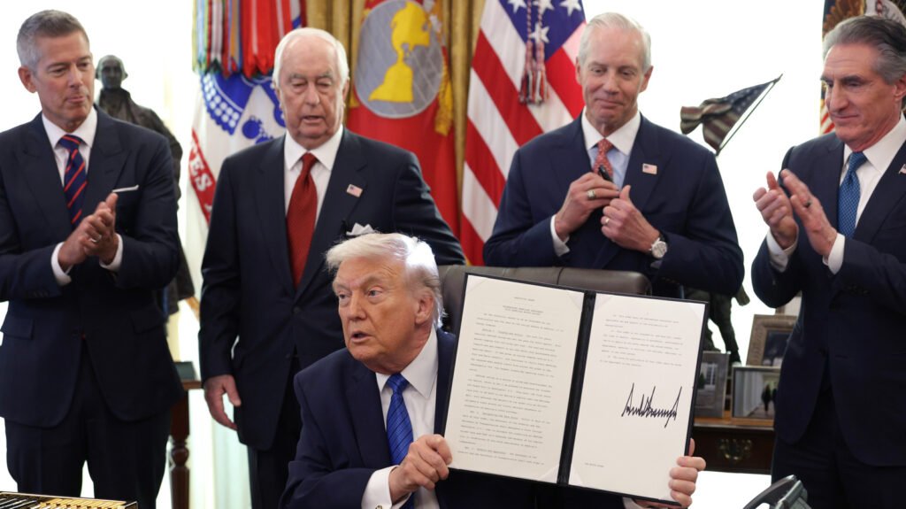 Trump Signs Executive Order For Free Admission D.C. IndyCar Street Race In August
