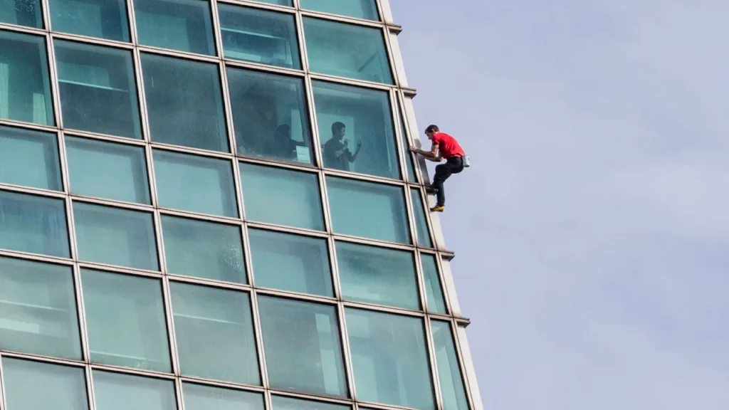 The fascinating history of the century-old sport of ‘buildering’ 