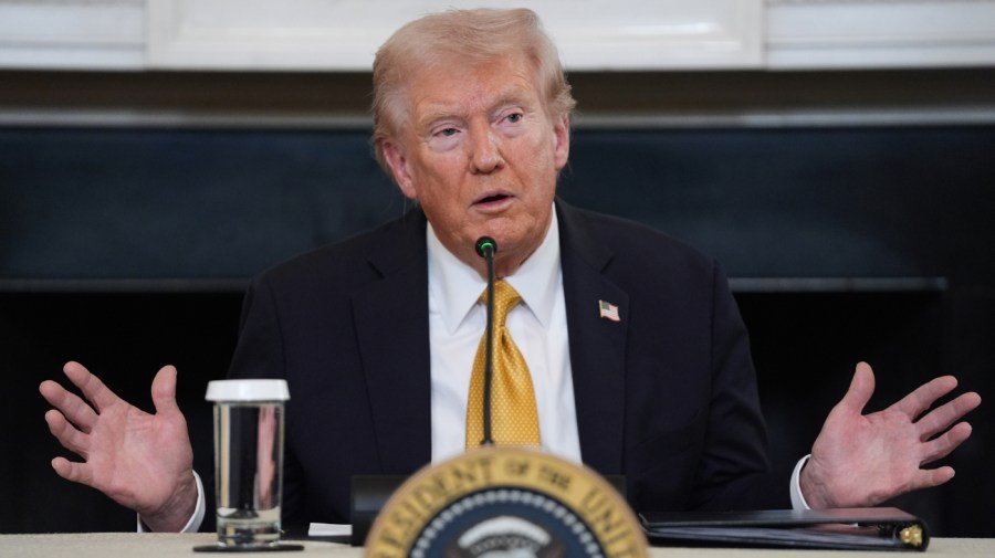 Watch live: Trump meets with business leaders in Davos