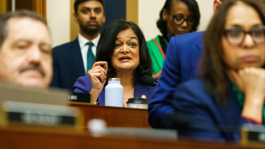 Lawmakers express bipartisan outrage as DOJ accused of 'spying on members' Epstein searches