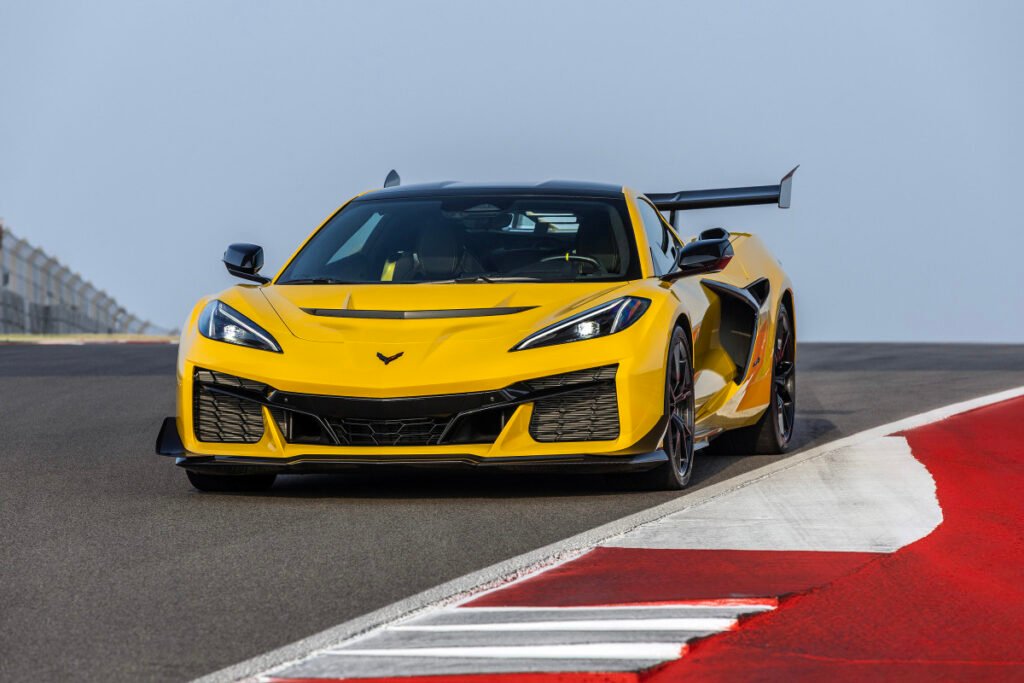 Chevrolet Corvette ZR1 Breaks McLaren Senna Lap Record in Virginia