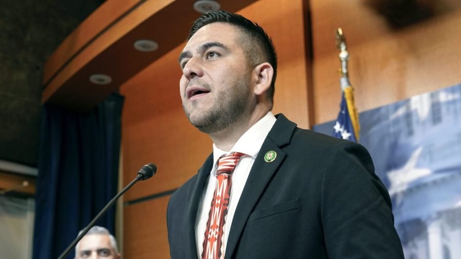 Democrat knocks Trump administration over El Paso airspace closure: 'No transparency'