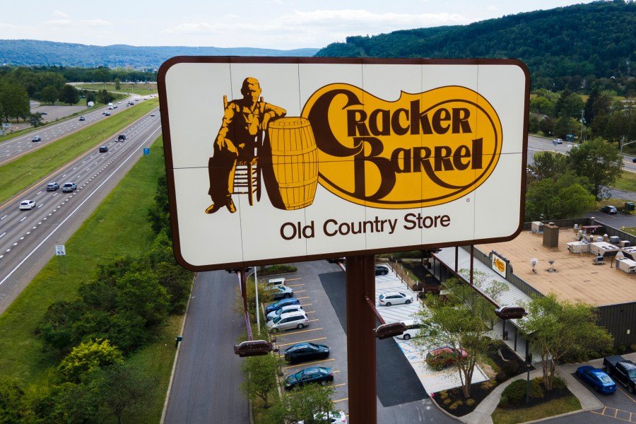 Cracker Barrel requiring employees to only eat its food on work trips
