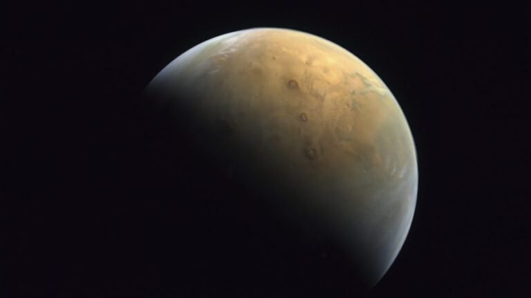 NASA finds Martian 'spiderwebs': What it means