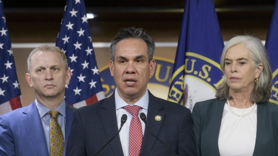 Watch live: House Democrats give remarks amid push to rein in DHS