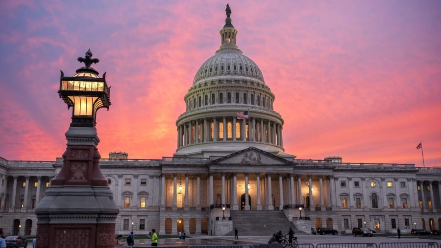 Roughly 1 in 4 hold negative opinion of both major political parties: Survey