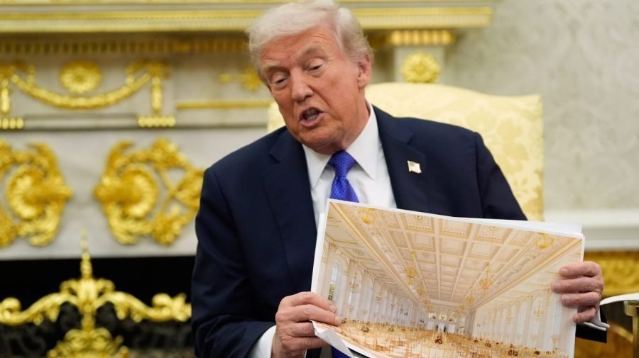 Axelrod: Trump offered new ballroom during Obama era