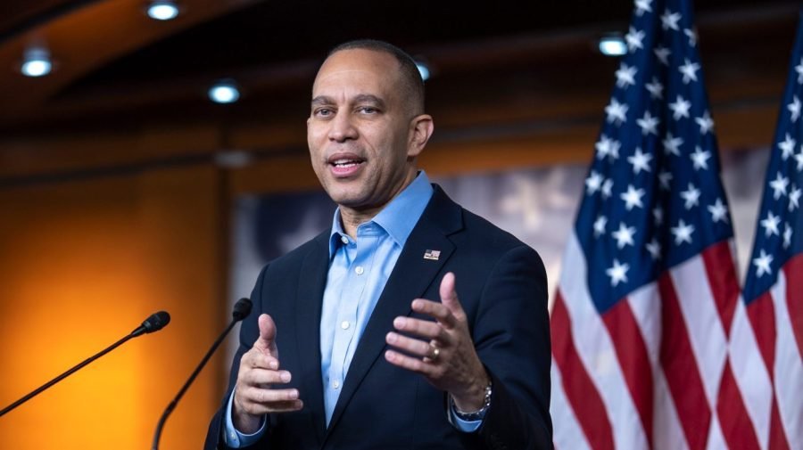 Jeffries says GOP 'finally showed some backbone' in criticizing Trump for racist video of Obamas