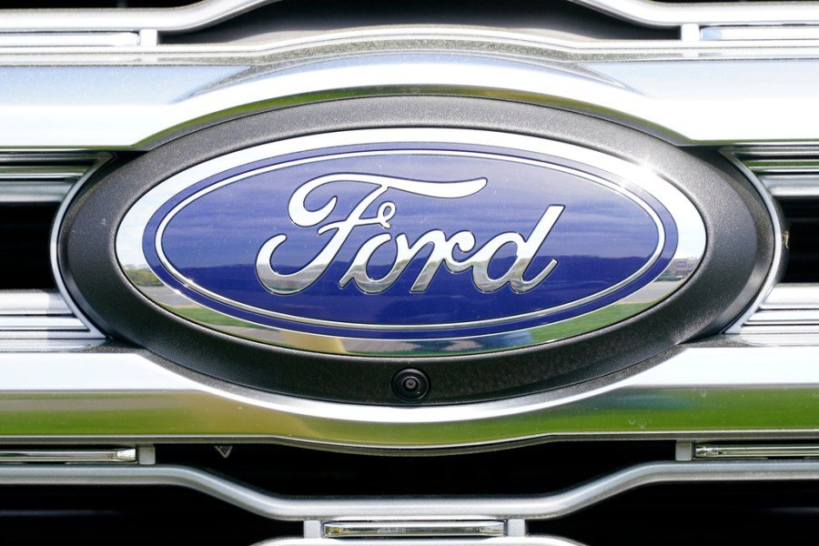 Ford recalls over 412K SUVs over possible steering loss: Warning signs to watch for
