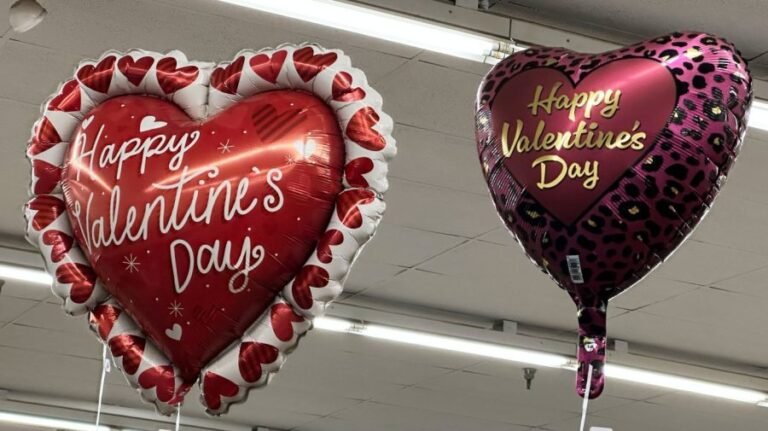 FBI warns of romance scams ahead of Valentine's Day