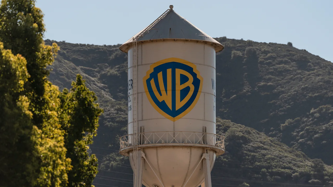 Paramount sweetens its bid for Warner Bros. Discovery with ‘additional benefits’