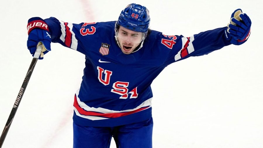 Hochul relaxes NY liquor laws during US-Canada hockey gold medal game