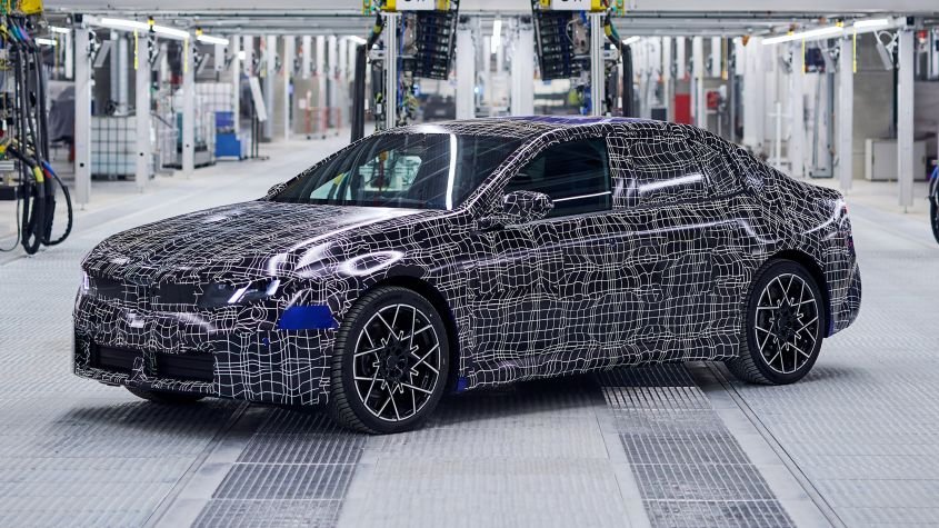 New BMW i3 seen in official images: electric 3 Series reveal draws near