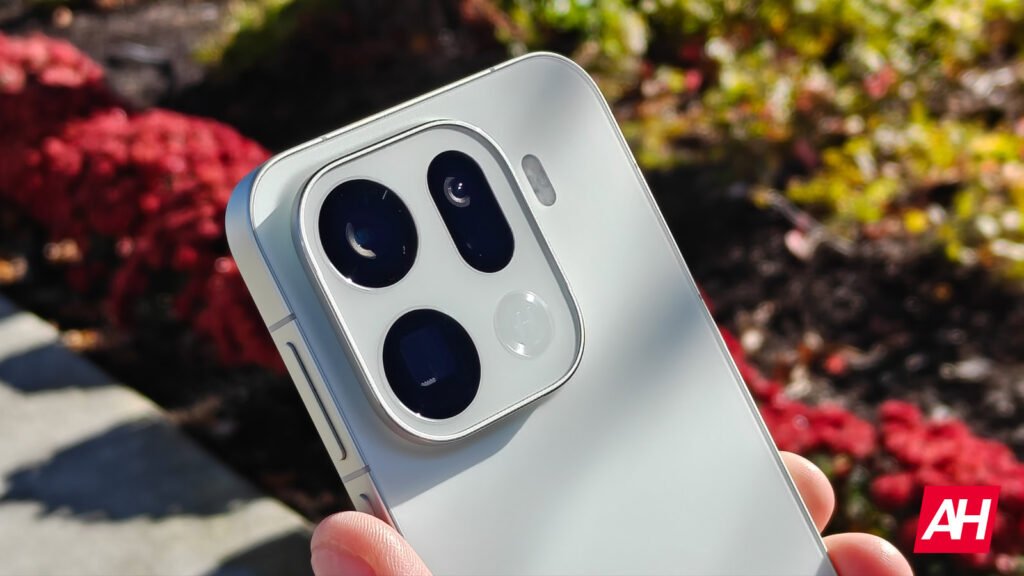 100MP Selfie Cameras Are Coming to Blow Your Pores Up in Stunning Detail