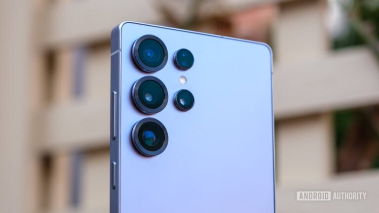 Samsung and Apple are putting the variable aperture on the wrong camera
