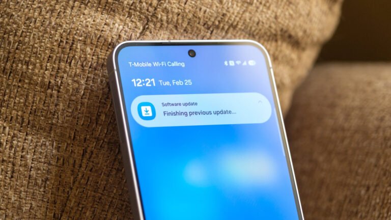 Samsung is finally resuming Play System updates on recent Galaxy phones