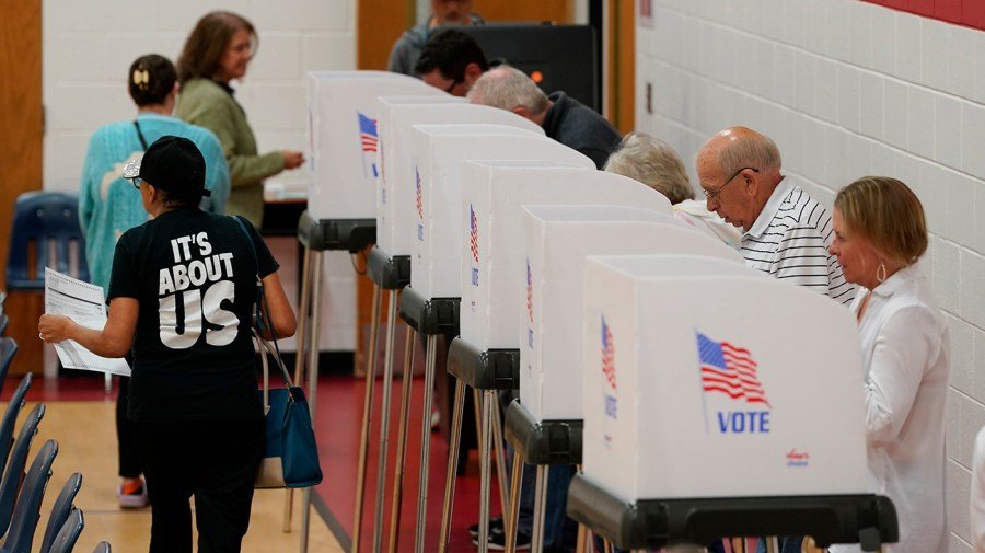 Virginia Democrats in House backing redistricting proposal