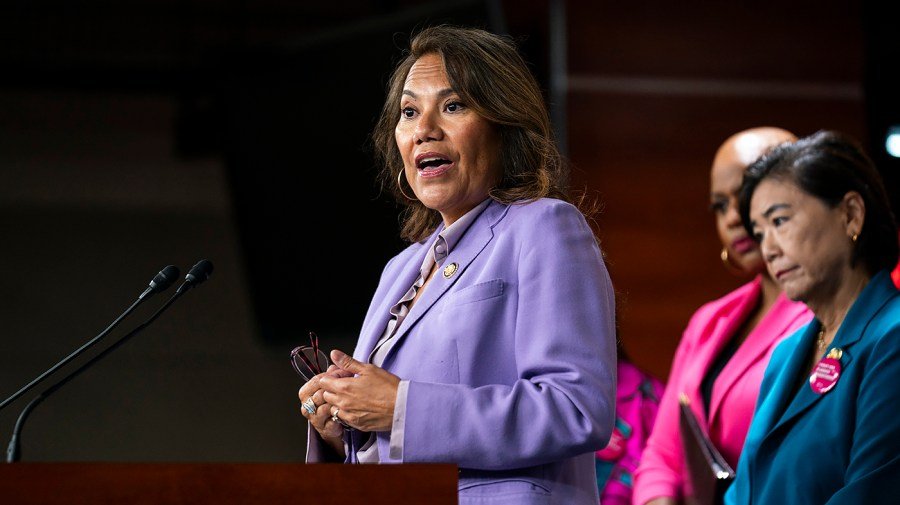 El Paso rep: White House spreading 'misinformation' on airspace closure