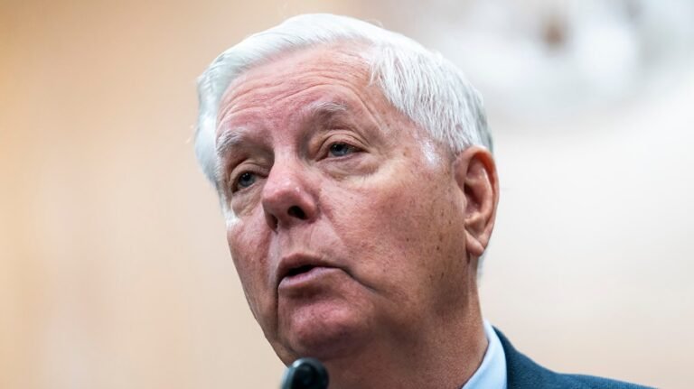 Graham: US pressure on Putin 'not working'