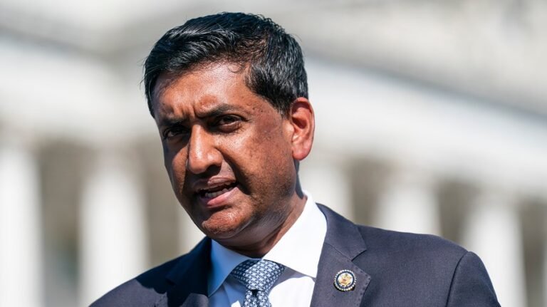 Khanna: 'Every single person who went to Epstein's island should have an investigation'