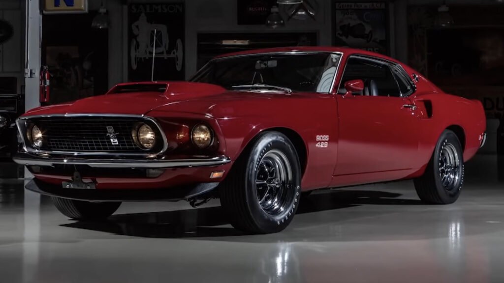 What's The Difference Between Ford's Boss 429 And 429 Super Cobra Jet Engines?