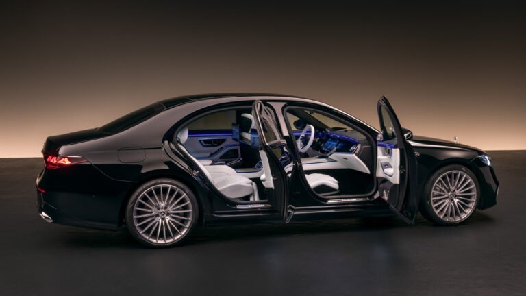 The New Mercedes-Benz S-Class Has Heated Seat Belts, And They're For More Than Just Comfort